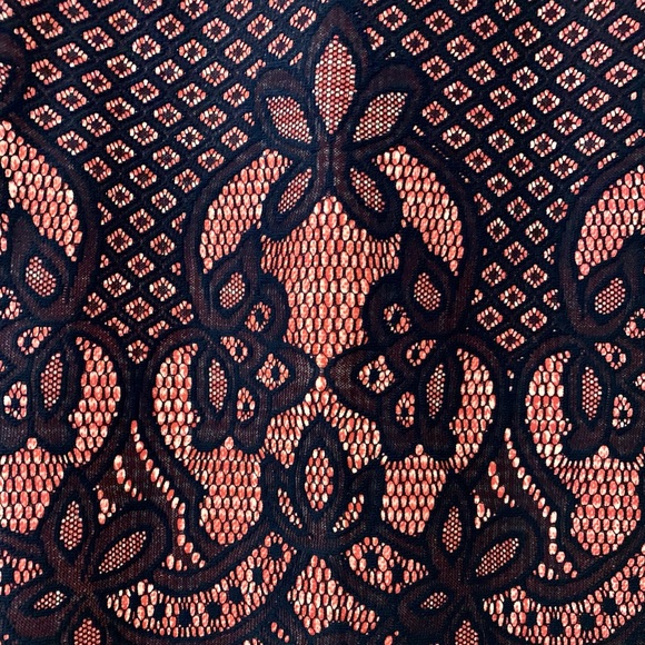 NWOT Gabby Skye bonded lace fit and flare dress - Picture 4 of 7